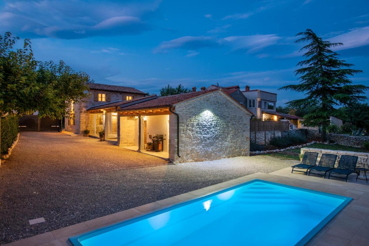 Honey House Villa Roial